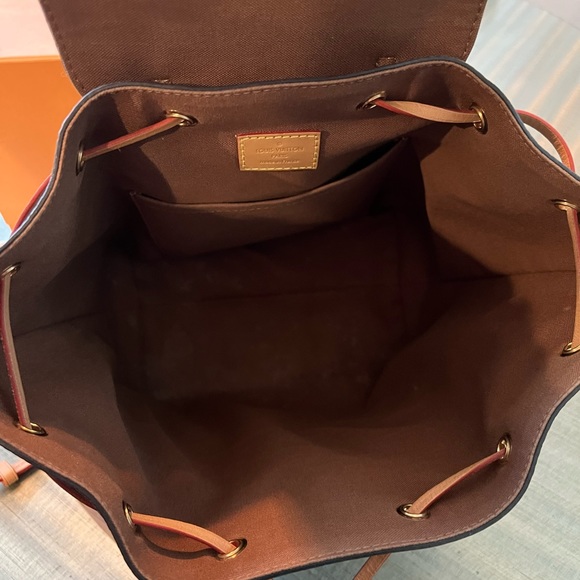 Louis Vuitton Monogram Montsouris PM. - Picture 12 of 16